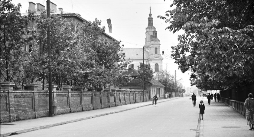 [Historia Gazetą pisana] Poczta w Radomsku: „Ze względu na wdrożenie komputerów prosimy o wyrozumiałość i cierpliwość”