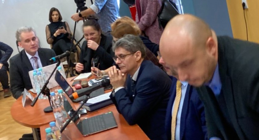 [Po tekstach Gazety] Lokalne Grupy Wsparcia PiS: Bruksela się przygląda