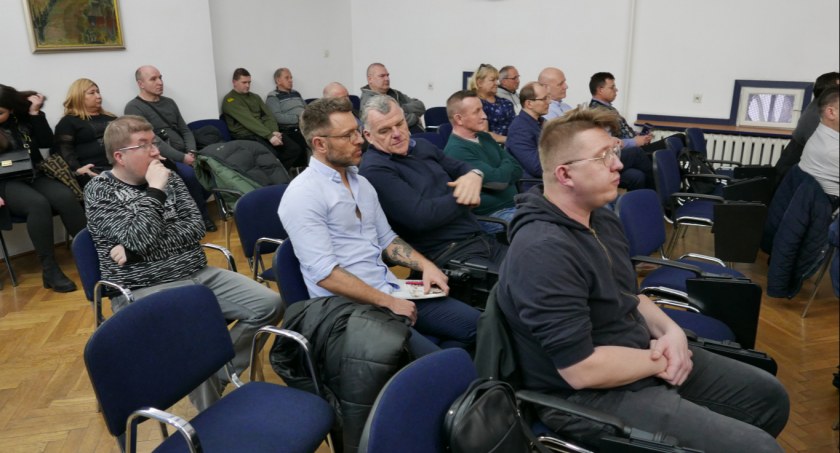 Basen podzielony na dwa: Los starego basenu nie jest jeszcze przypieczętowany