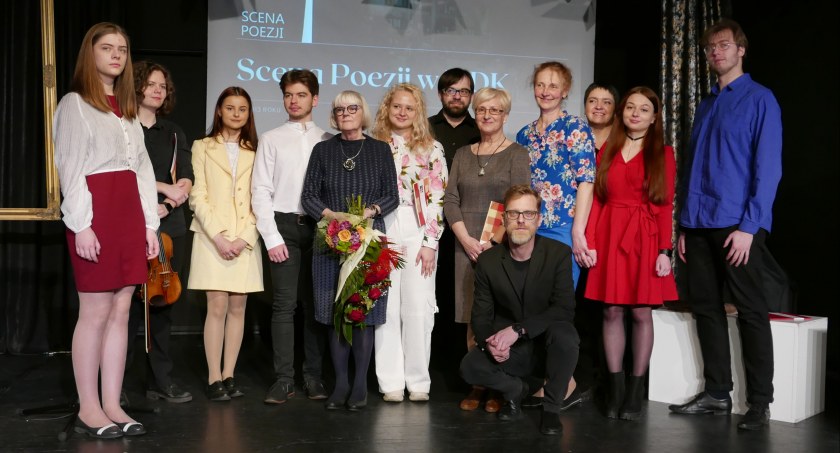 [ZDJĘCIA] MDK: Jubileuszowy spektakl na 10-lecie Sceny Poezji. Bo słowo jest ważne i łączy