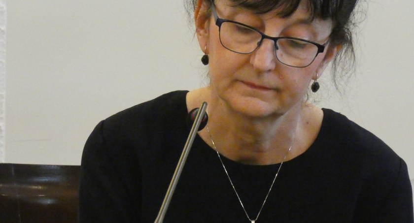 Nikt się nie przyznaje do synowej. Burmistrz Wiesława Janosik milczy