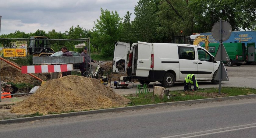 Gaz wciąż nie dotarł na Miłaczki. Mieszkańcy się denerwują, wykonawca uspokaja