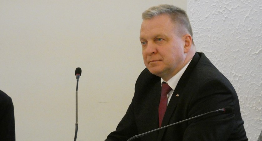 Dyrektor Zygma o pobieraniu opłat za wynajem sali od organizacji