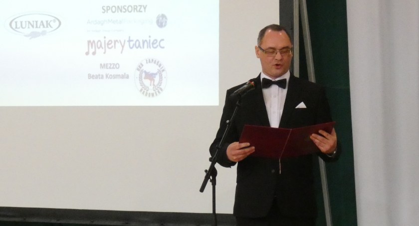 Urząd Miasta. Konkursy na dyrektorów czterech podstawówek. Są kolejne kadencje dotychczasowych