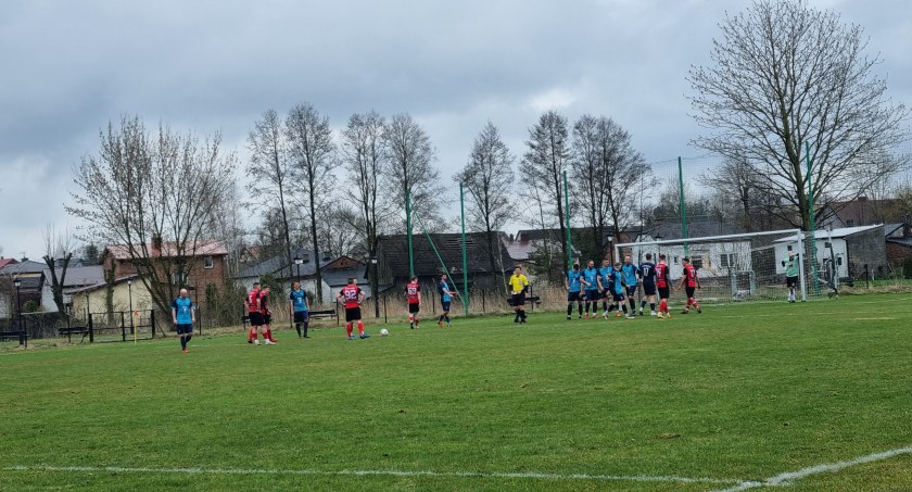 Trener Polonii: Pewność chłopaków w grze przełożyła się na wynik. Derby dla Polonii Gorzędów