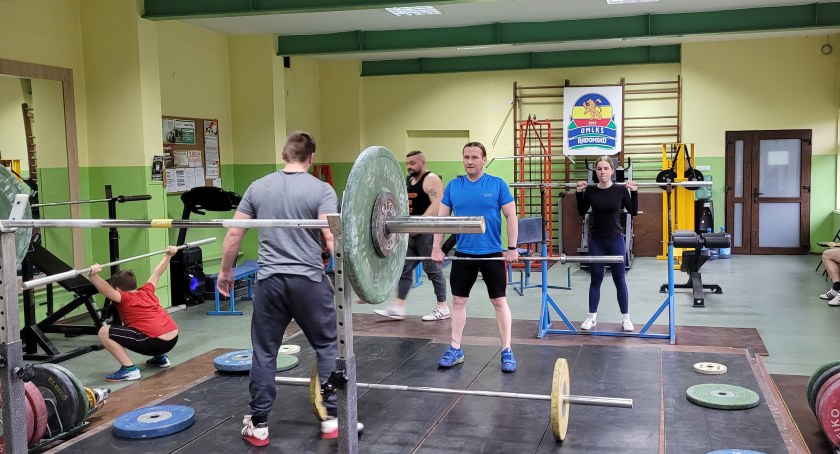 A Państwo jakie mają warunki do walki? Sprawdzamy, w jakich warunkach trenują kluby