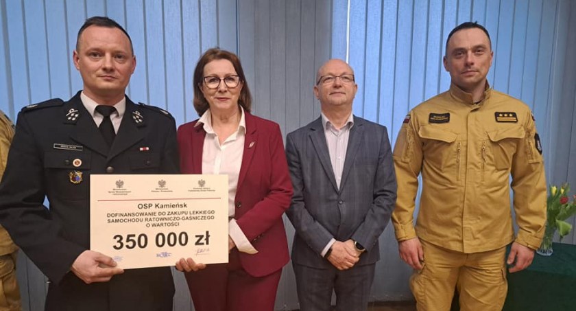 Marcin Ozga, prezes OSP Kamieńsk: - Wygląda, jakby to była cała kwota na samochód, ale ta promesa ma drugą stronę
