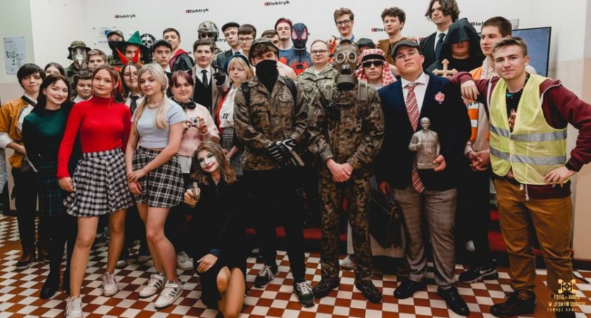 Elektryk. „Dzień Cosplayera - wciel się swoją ulubiona postać fikcyjną”. Chętnych nie brakowało