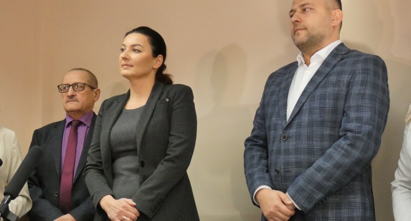 Czego nas uczy historia z haraczem nałożonym przez powiat na szpital. Dajcie samorządowcom samorząd, a sami go wykończą