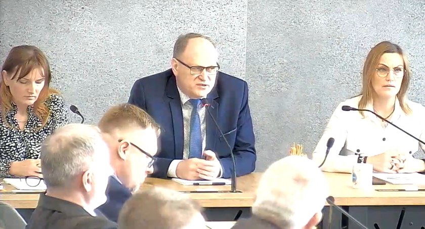 Więcek: Pani prezydent dostała mandat, a pan prezydent ją nagrodził. Ferenc: Cenię jej pracę, uważam, że to za niska nagroda
