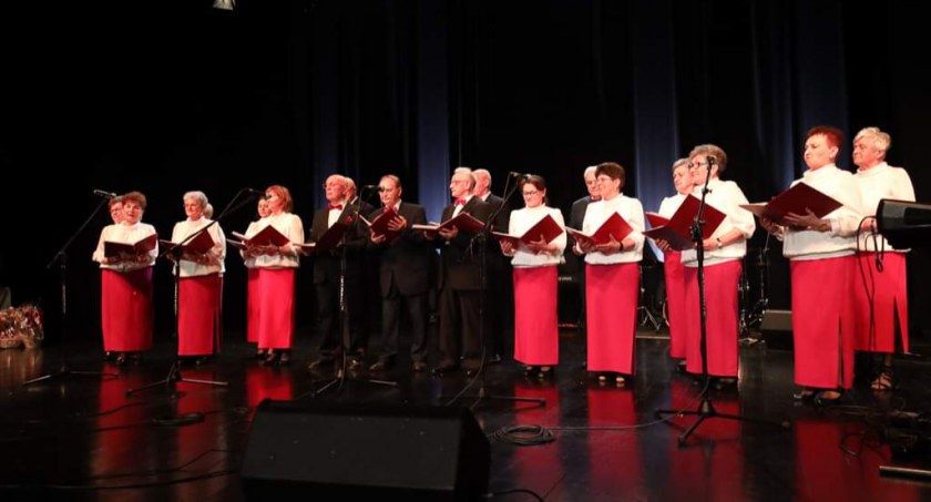 15-lecie Chóru Serenada. Jubileusz na deskach sceny w Miejskim Domu Kultury 