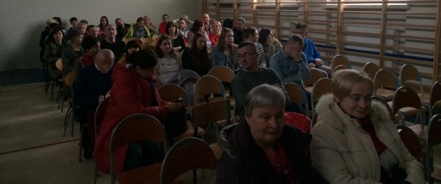 Rodzicu, pamiętaj: nacisk społeczny ma sens. Czyli szkoła szkoli o smogu