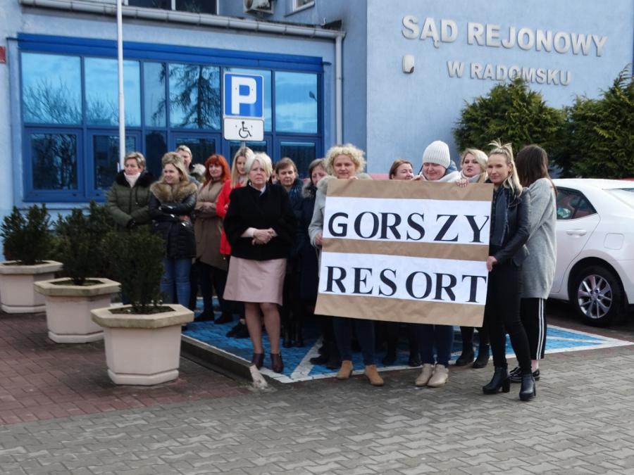 Pracownicy sądu i prokuratury: chcemy, żeby nas ktoś wreszcie zauważył