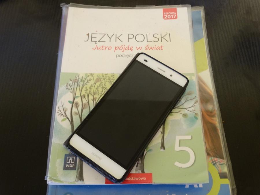 [SONDA] Zakaz używania telefonów w szkołach. Jesteś za czy przeciw?