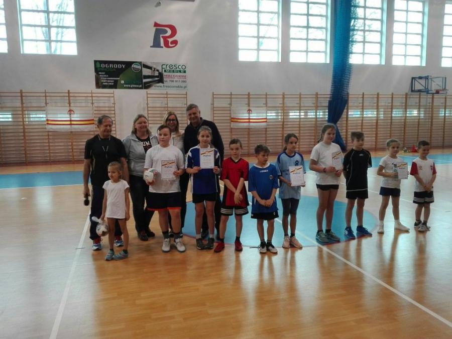 Sport poprzez zabawę. Igrzyska powiatowe dla najmłodszych