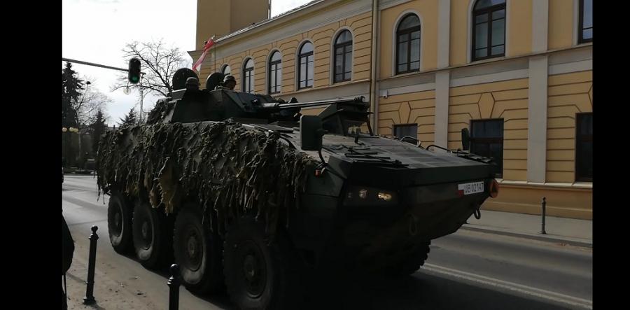 [WIDEO] Przez Radomsko przejechała kolumna Rosomaków