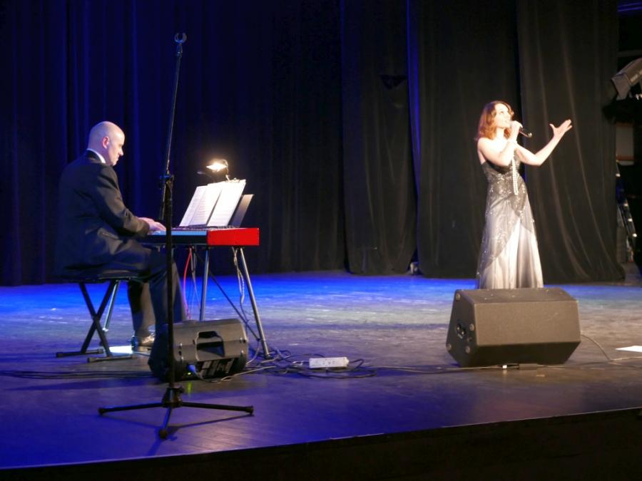 [ZDJĘCIA] Wielka sława to żart: koncert z okazji Dnia Kobiet w MDK
