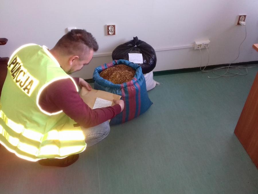 10 kilogramów krajanki tytoniowej w domu 59-latka przy Sucharskiego