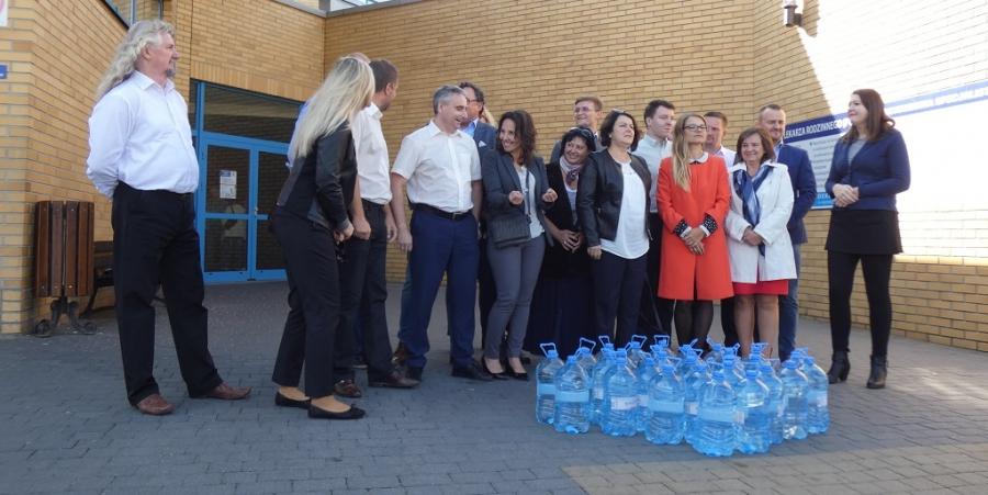 Członkowie PiS nie złamali prawa. Prokuratura umarza sprawę baniaków