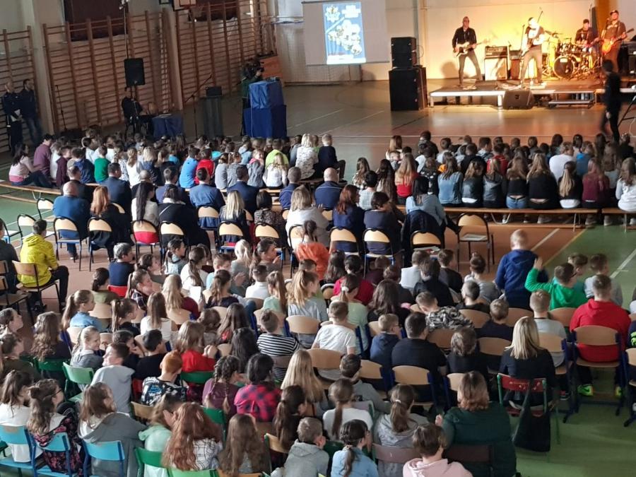 STOP. Hejtujemy dopalacze: w Gomuniach zagrał Roan