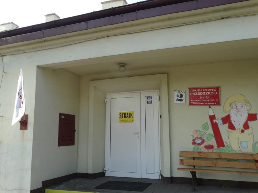 [STRAJK NA ŻYWO] Przedszkola też zamknięte. Jak zareagowali rodzice?