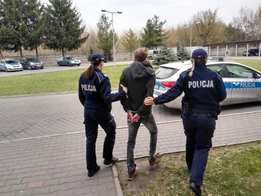 26-latek z Radomska sprzedawał narkotyki. Zatrzymano jeszcze cztery osoby