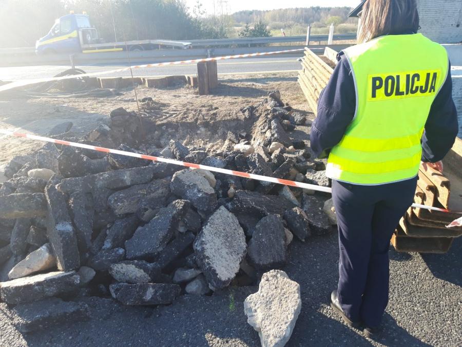 Pocisk moździerzowy na budowie autostrady A1