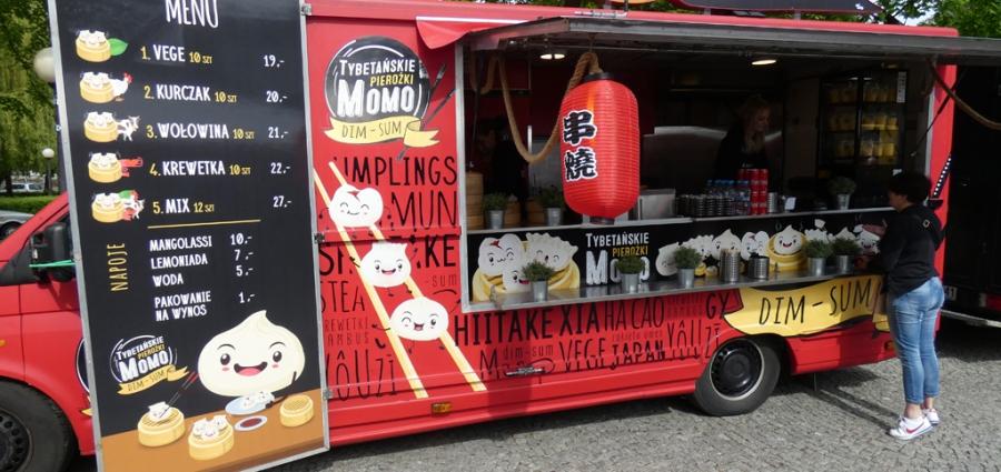 Przystanek Food Truck Radomsko. Co można zjeść i za ile [Sprawdź menu]