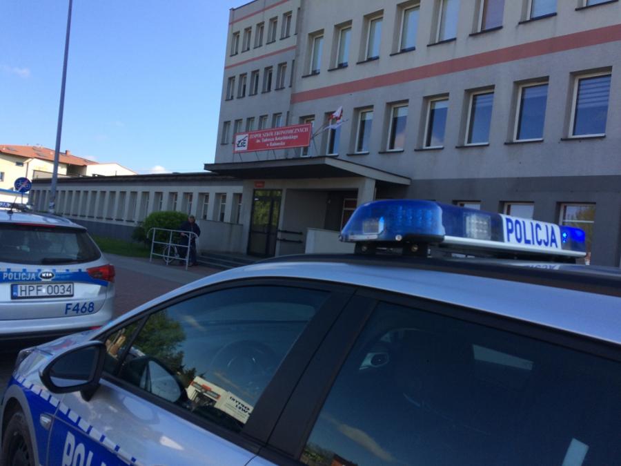 Dziś znów alarmy bombowe w 10 szkołach. Ale matura bez przeszkód