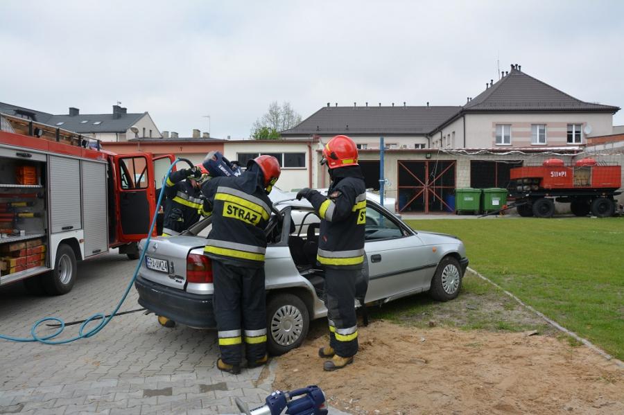 Warsztaty z ratownictwa technicznego w Komendzie Powiatowej Straży Pożarnej