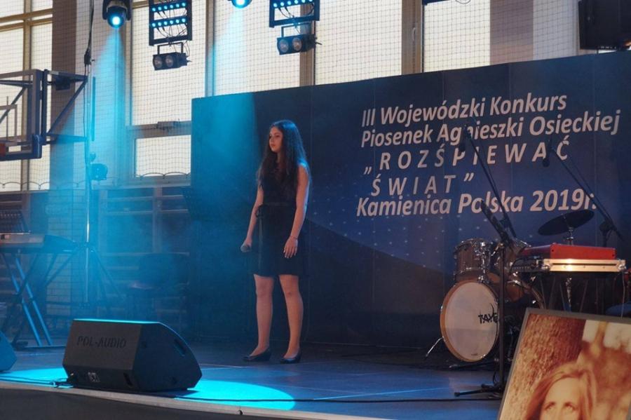 Anna Olejniczak, uczennica PSP nr 1, najlepsza na konkursie w Kamienicy Polskiej