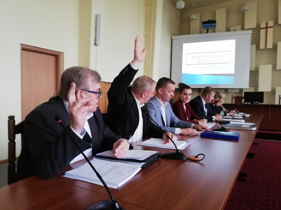 In vitro: komisja zdrowia - 2 za, 2 przeciw, 2 wstrzymujące
