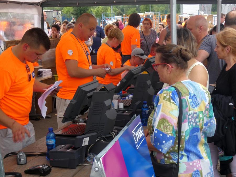 [ZDJĘCIA] Kiermasz Jysk przyciągnął tłumy łowców okazji