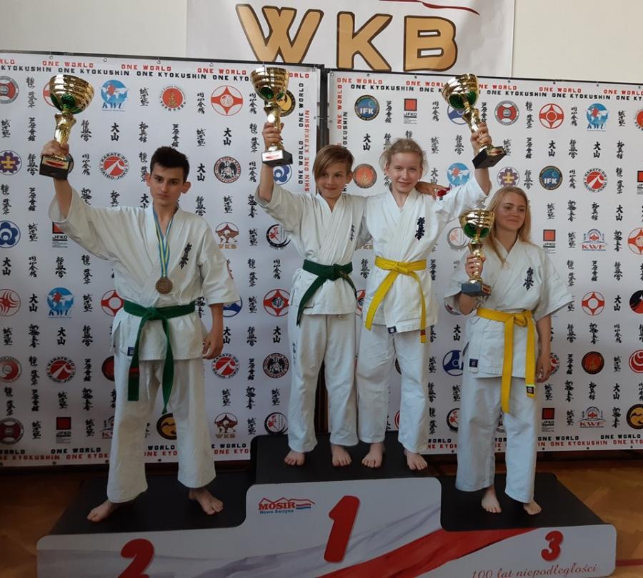 [ZDJĘCIA] Medalowy koniec sezonu Klubu Karate Randori