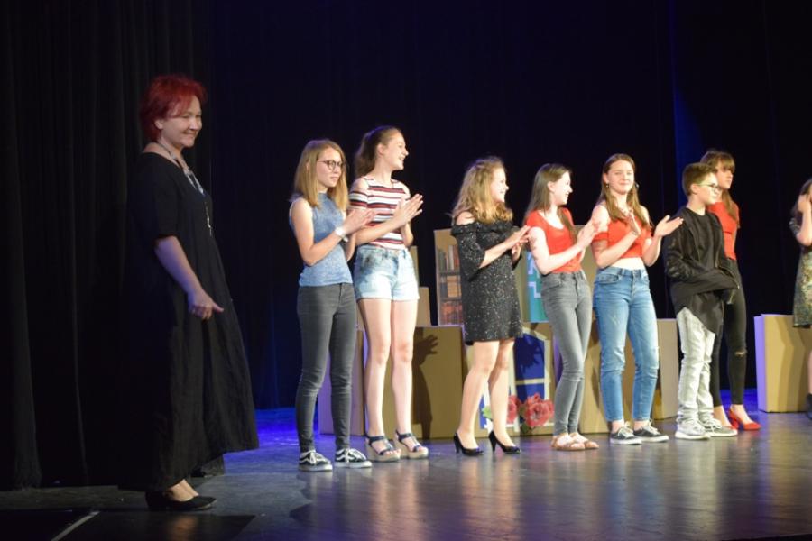 Spektakl „Moje 5 minut” w wykonaniu Młodzieżowej Grupy Rekwizytornia Teatr