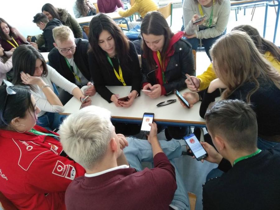 Od 1 lipca można składać wnioski „Dobry Start” 300 złotych dla każdego ucznia. Kto może skorzystać z programu?