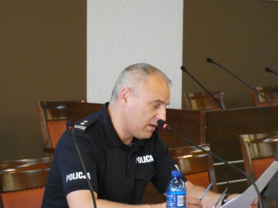 Narkotyki, dopalacze i inne zagrożenia - bezpieczne wakacje pod lupą policji