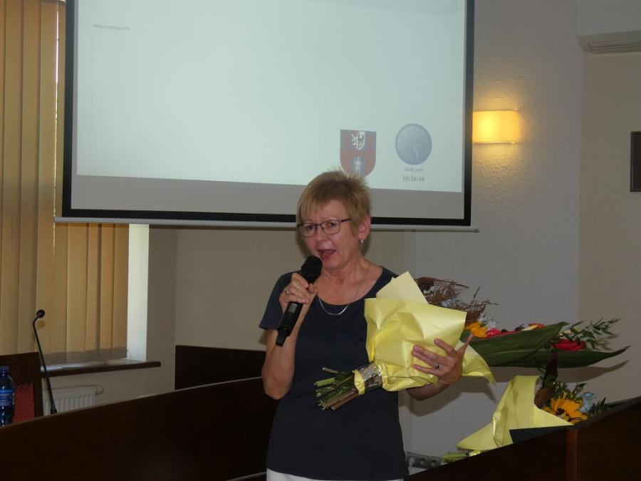 Uroczyste podziękowania dla Zyty Stefani. Długoletnia pracownica starostwa odchodzi na emeryturę