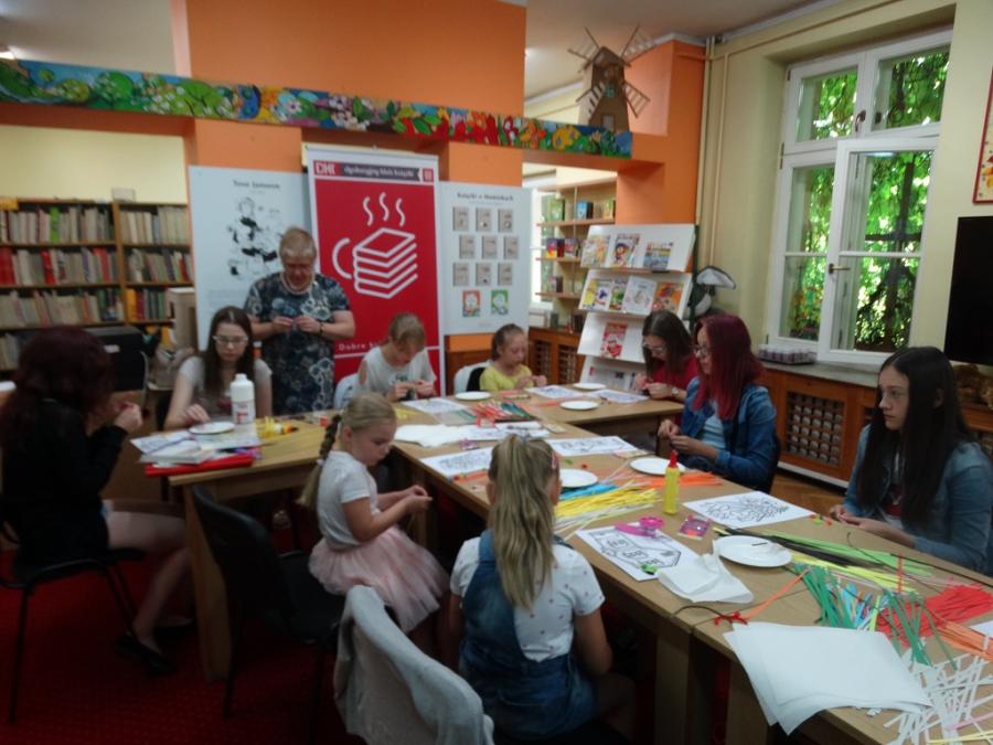 Lato w bibliotece: warsztaty qillingu w oparciu o serię książek „Malarze dzieciom”