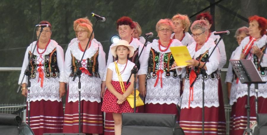 Tłumy na Święcie Miodu w Gomunicach