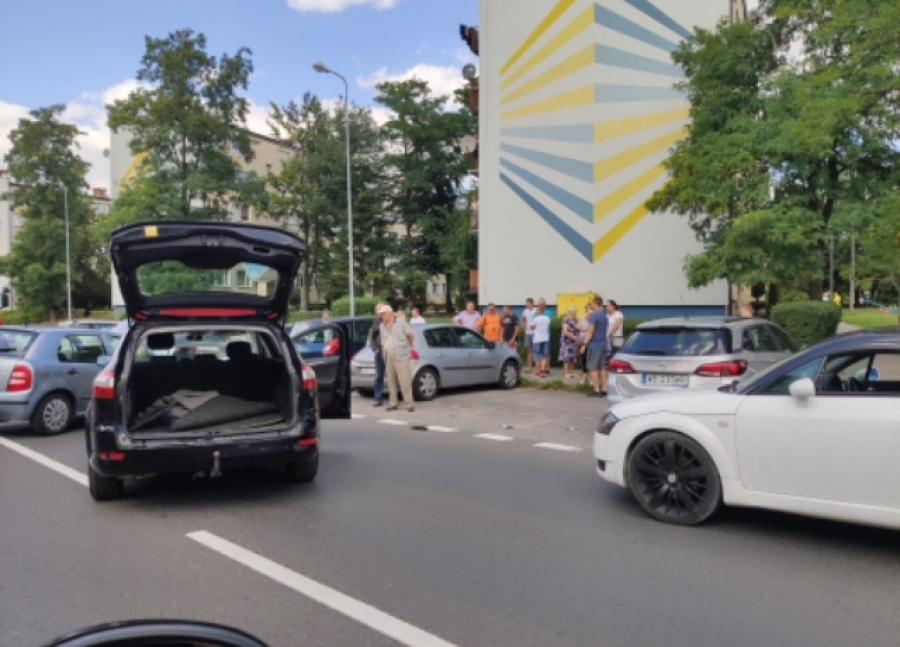 [UWAGA] Wypadek na Piastowskiej