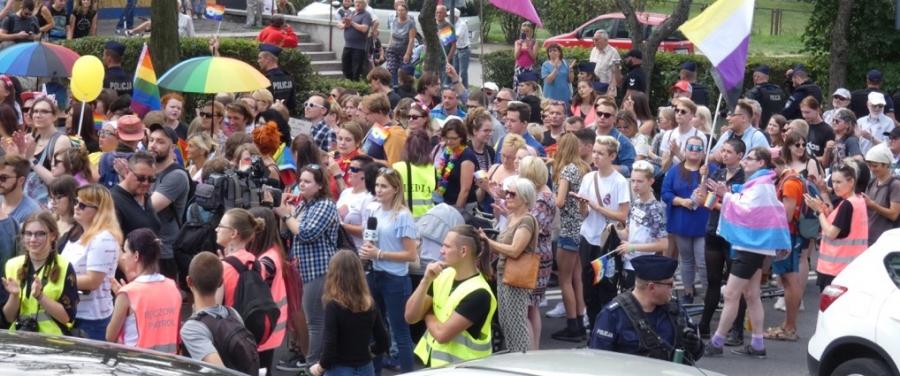Spokojnie, kolorowo, ledwie kilka incydentów. Marsz Równości przeszedł przez Radomsko