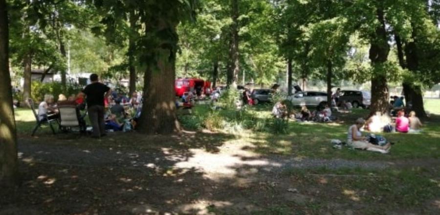 Radomszczańscy pielgrzymi właśnie kończą drugi postój. Dziś mają do pokonania jeszcze 7,8 km
