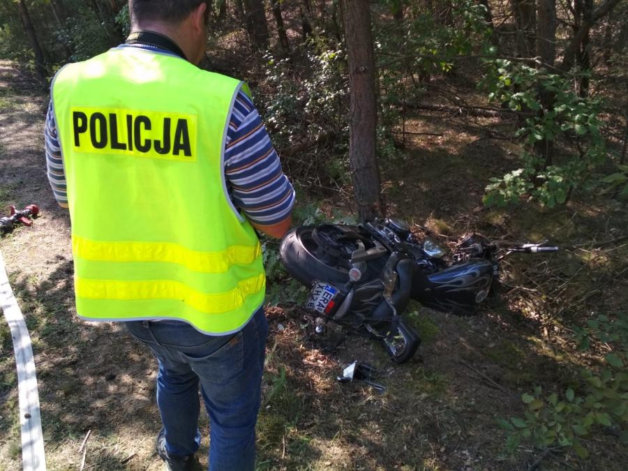 [ZDJĘCIA] Gmina Kobiele: zderzenie dwóch motocykli z osobową toyotą
