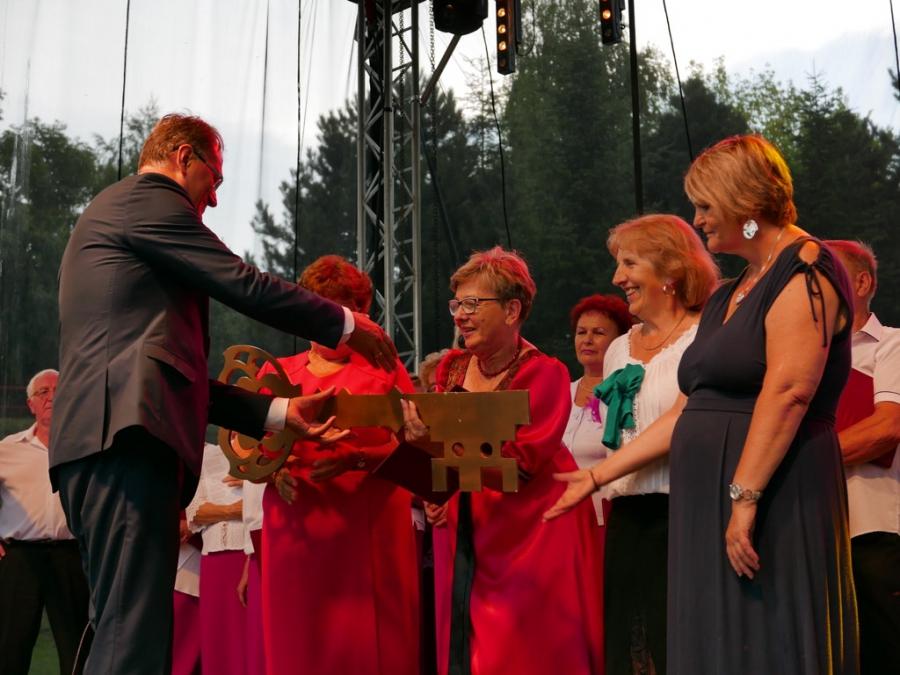 Senioralia 2019 rozpoczęte. Klucz do miasta przekazany