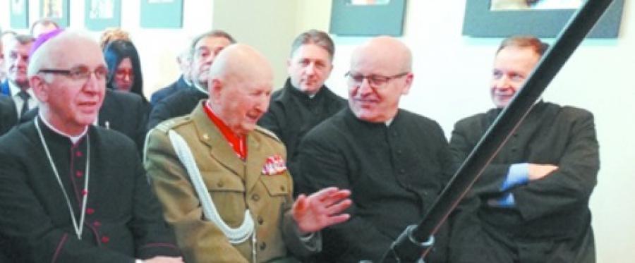 Tajny współpracownik UB był przez lata strażnikiem pamięci Warszyca