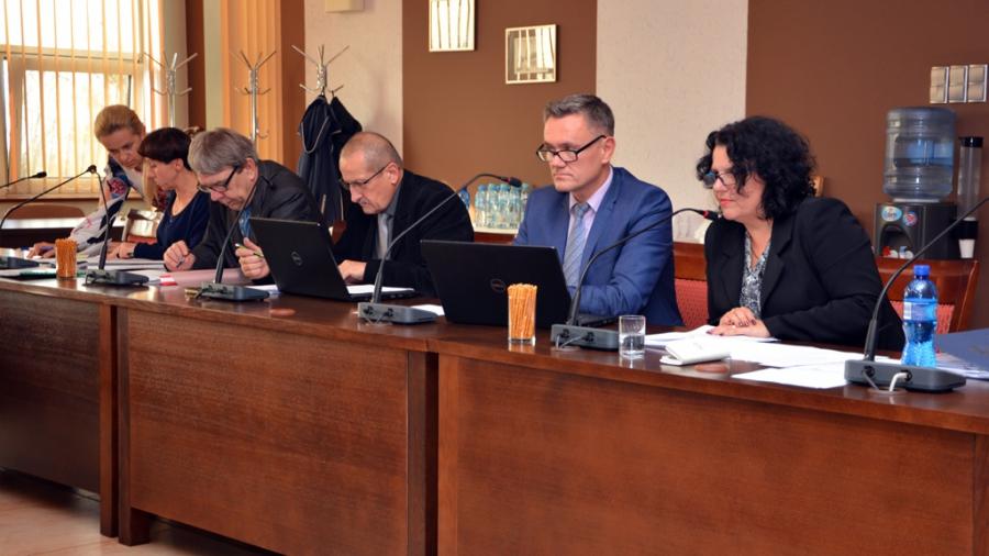 Wicestarosta Jędrzejczak: Rząd dąży do likwidacji oświaty. Zmierzamy do ciemnogrodu