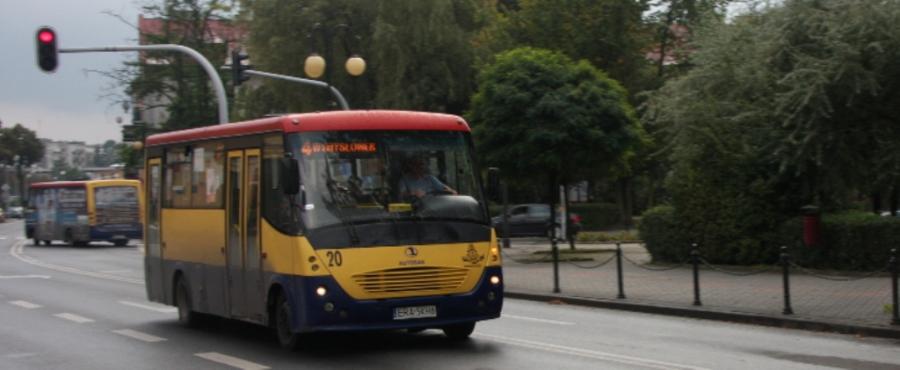 1 listopada autobusem za darmo. Dodatkowe kursy na cmentarze