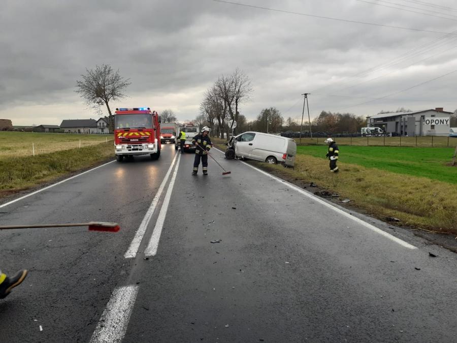 Obcierka dwóch busów w Wierzbowcu koło Przedborza