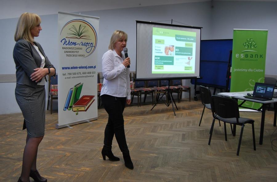 Finanse seniora - pracownicy EsBanku dali wykład słuchaczom UTW
